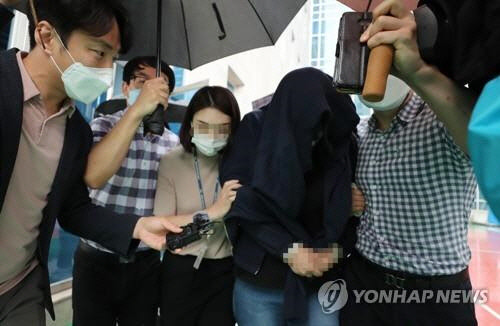 음식물 쓰레기통에 갓난아기 유기한 친모 영장실질심사[연합뉴스]